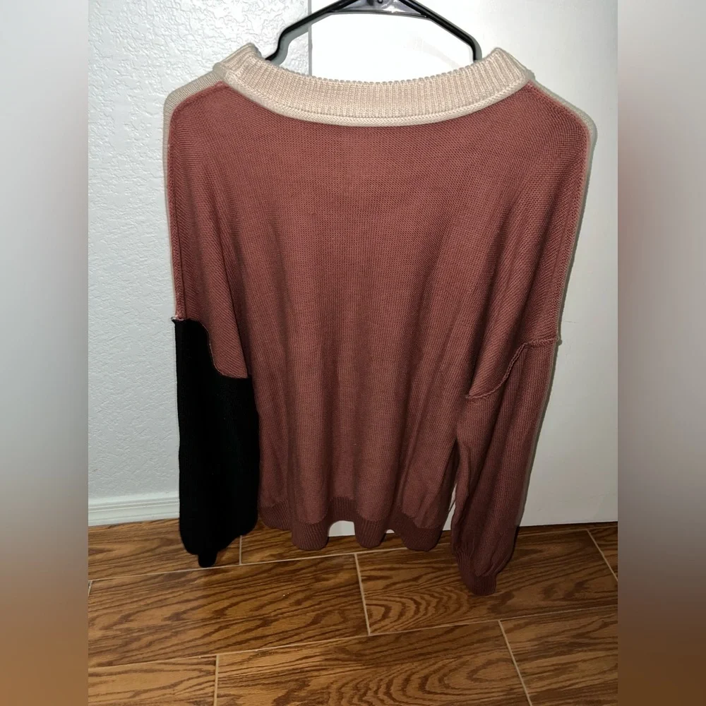 Sweater - Picture 5 of 9